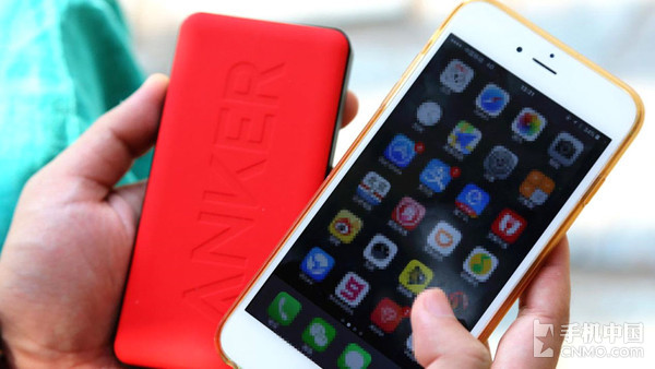  Anker枪炮玫瑰：这颜值当充电宝可惜了