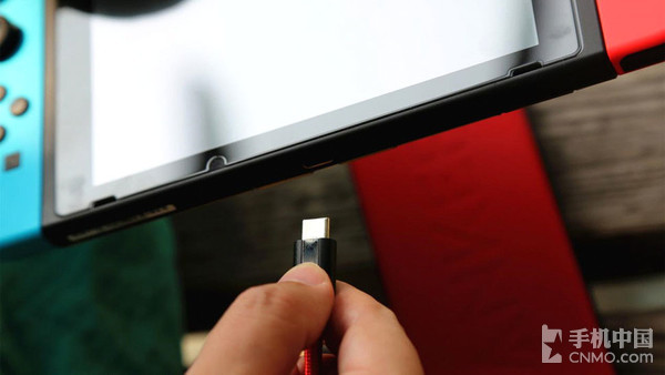 Anker枪炮玫瑰可给NS充电