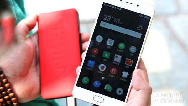Anker枪炮玫瑰为魅蓝Note 6充电
