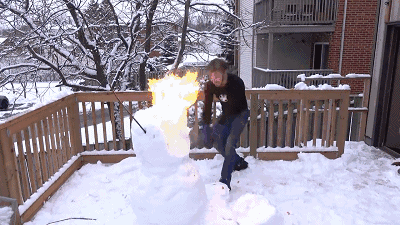 雪人都能给你砍出火来