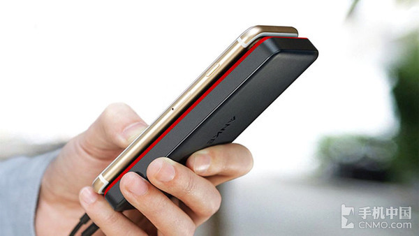  Anker枪炮玫瑰：这颜值当充电宝可惜了