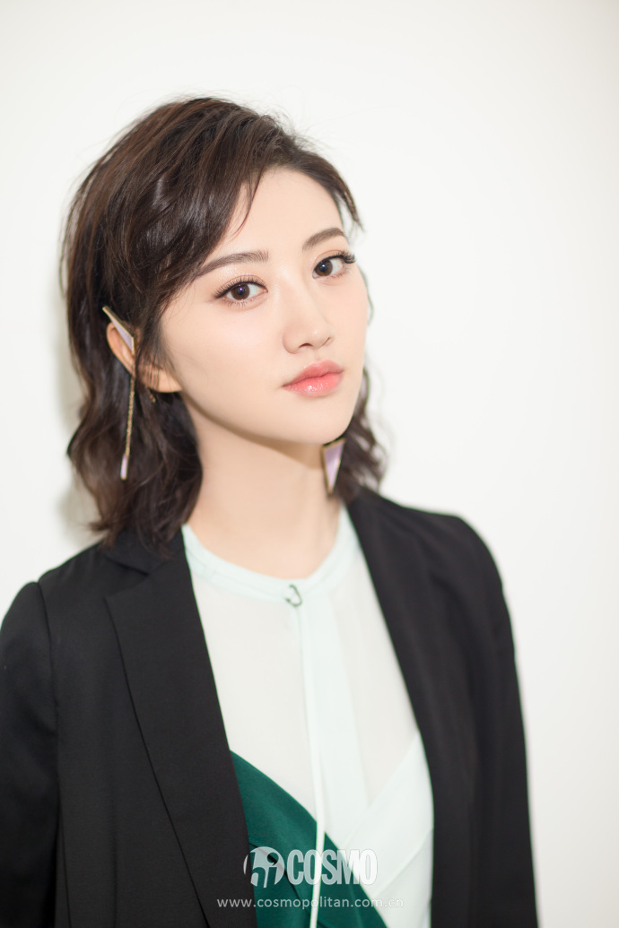 美人计 | 杨紫景甜剪短发，张天爱热巴齐刘海，颜值蹭蹭飙升啊!_凤凰资讯