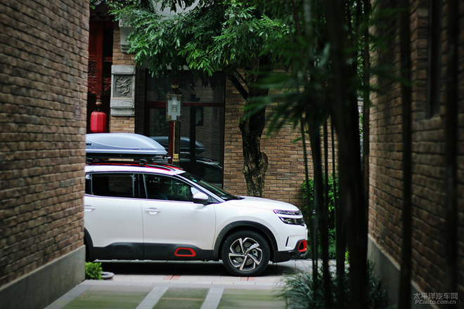 成都一日古镇吃货游记 三个男人一台车