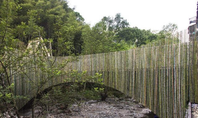 在浙江的小村子里，如何用最低成本造一座美观的桥？