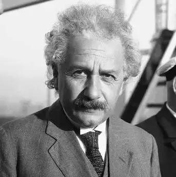 爱因斯坦只是科学家？他对政治和军事的预见让你震惊！