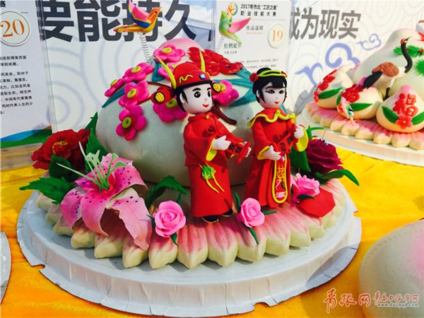 青岛大姨把饽饽卖到韩国 作品被艺术院收藏