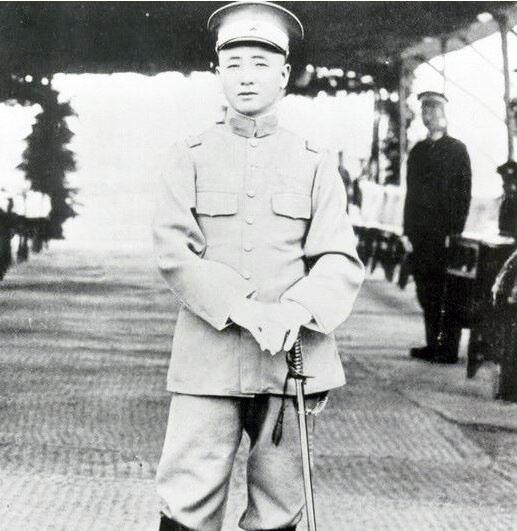 日本人让张作霖签订南满路权条约,张作霖只签一个字耍了日本
