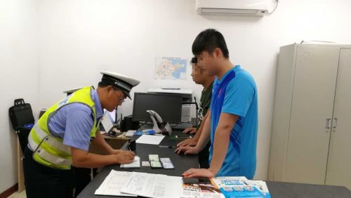 青岛:酒驾被暂扣驾照 花200元买个假证就敢上