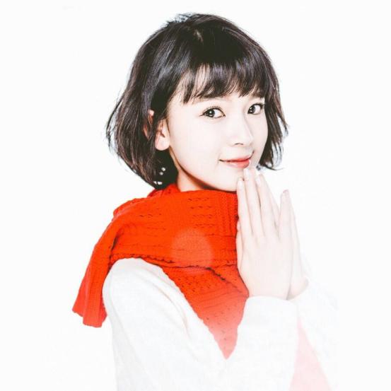 陈瑶现身粉丝会,路人赞其脸超小,娜扎陈瑶谁将