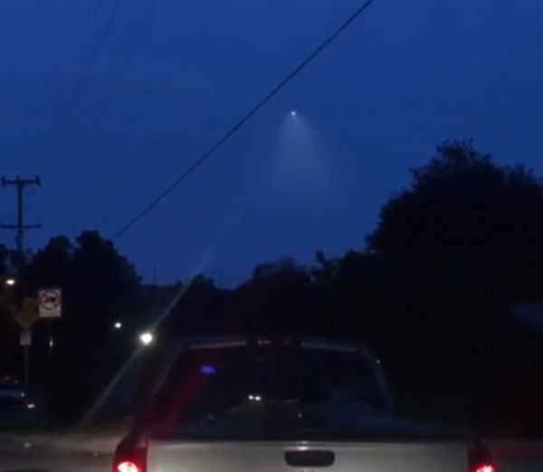 美国加州上空现神秘发光体被误认为UFO：实际是它