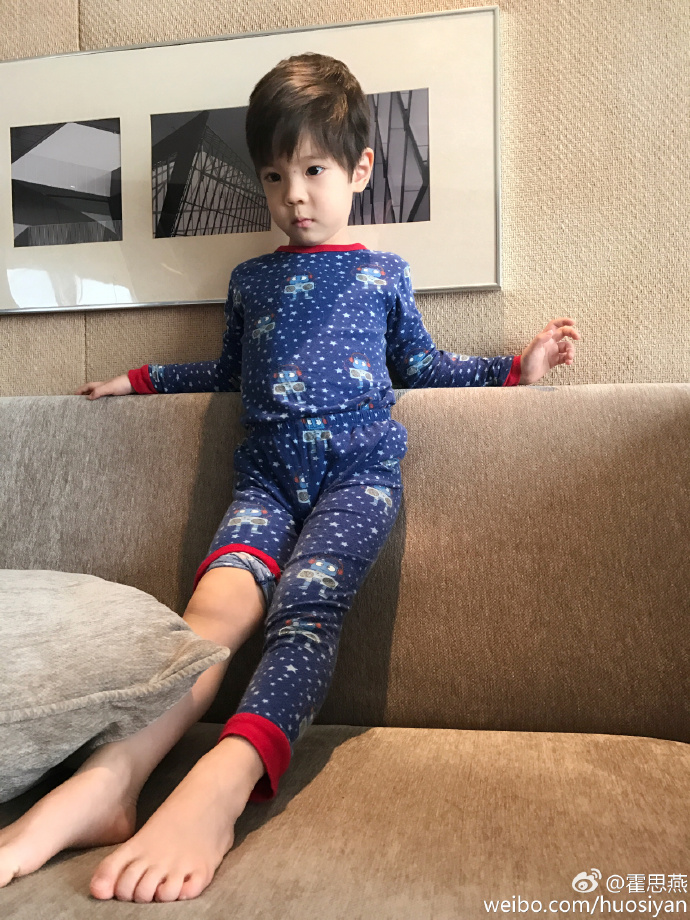 4923db2bly1fb9t833na8j21w02iox6w