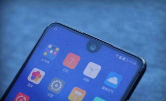 手机行业现全面屏扎堆现象 夏普手机凭何持续