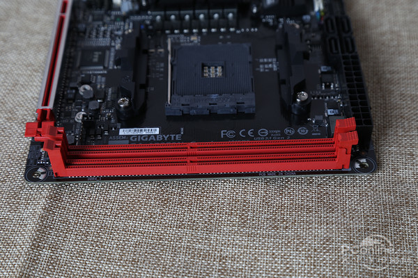 技嘉AB350 Gaming主板