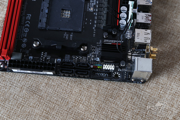 技嘉AB350 Gaming主板