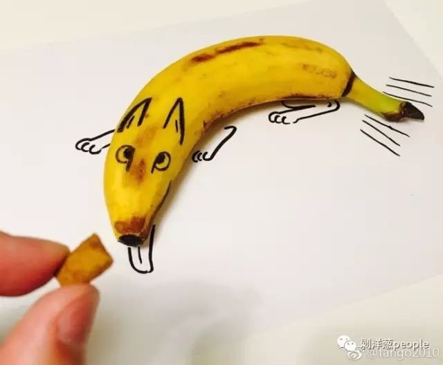 睡觉前把桌上的一只烂香蕉画了一下