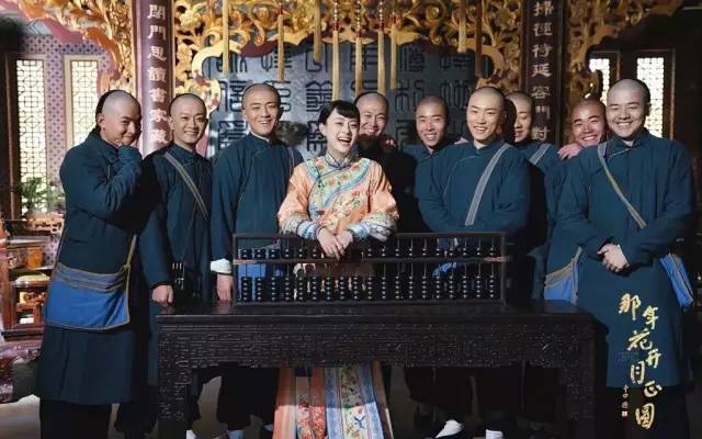18岁守寡独自打拼成女首富 她的人生比你想的更精彩