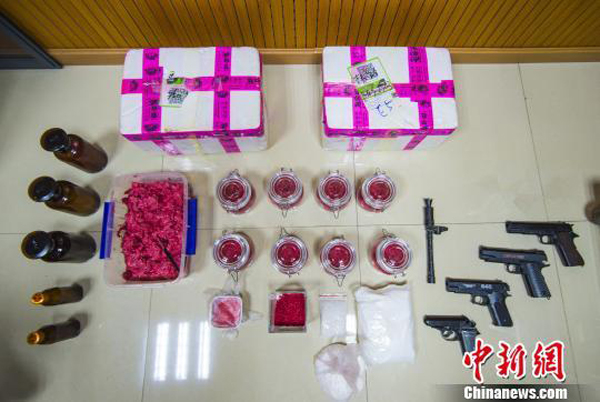 �人�����Ʒ����Ż�ھ���Ϊ������װ�� ʵΪ�ƶ�