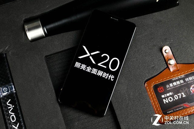 火星新物种 vivo X20超级装备正式亮相 