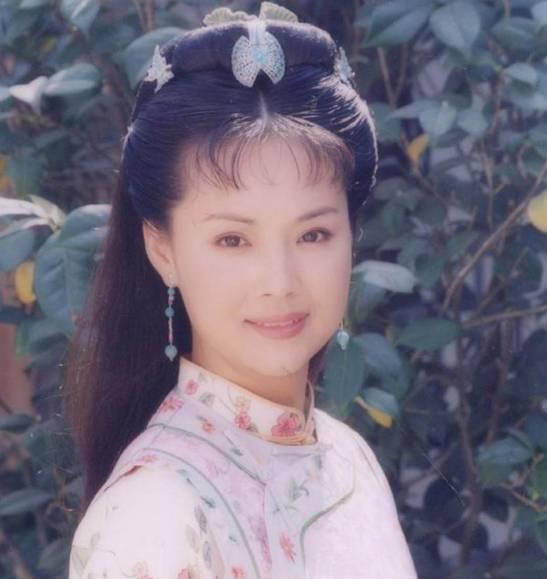亦或是《大宅门》中的黄春,都是惊为天人的存在,那张脸真真是百看不厌