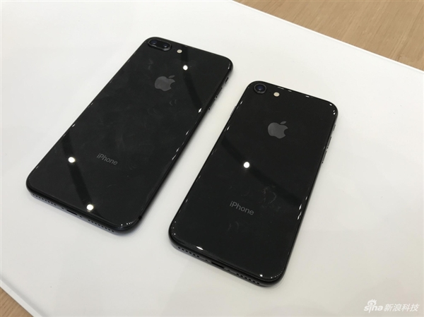 亮黑最有爱！iPhone 8/8 Plus真机图赏