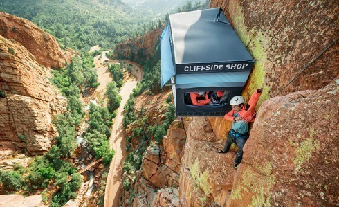 勇敢者才有缘光顾！这个商店开在悬崖深处 