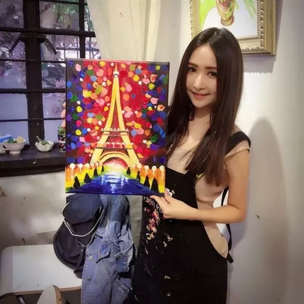 阿里年会电眼撩人的小姐姐找到了 她竟是支付宝到账声优