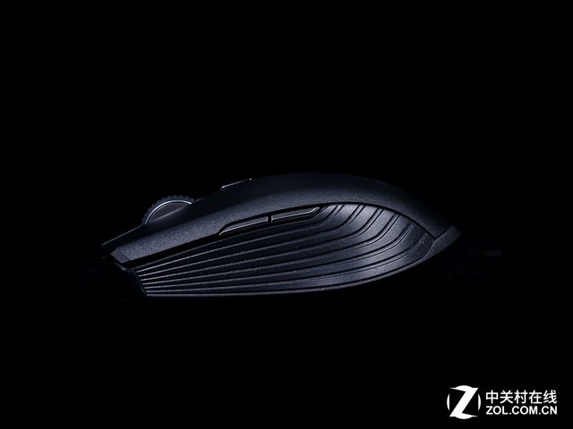 双模7200dpi 雷蛇刺鳞树蝰无线鼠标评测