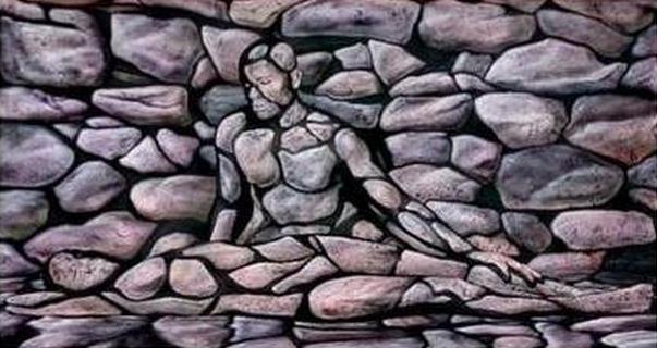 考眼力:你就看到了一堆石子嘛?还有三个人你看到没有啊?