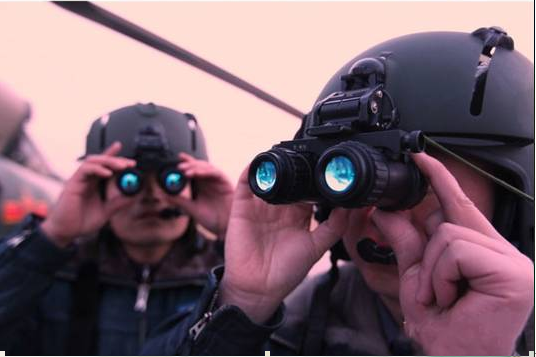 一款新式头盔的出现,预示我军夜视仪发展很可