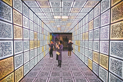 满城尽扫“二维码”