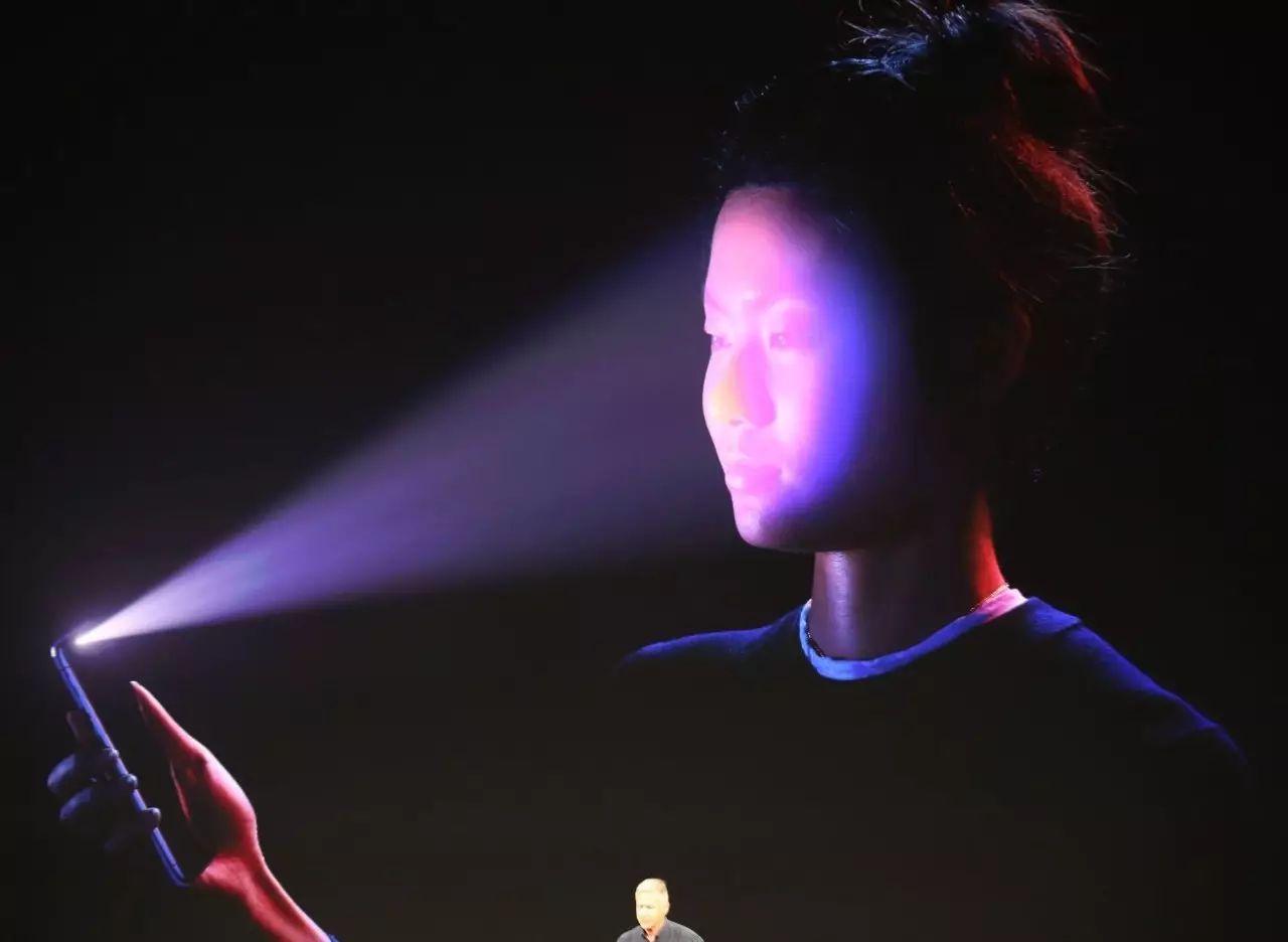 苹果虐哭几十亿人!史上最贵iPhone X发布,剁手