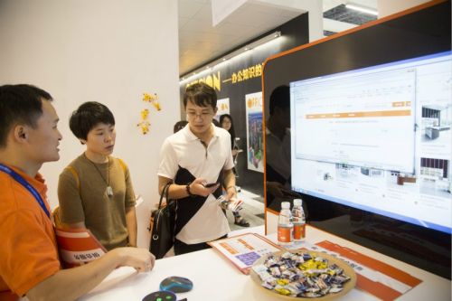 第40届上海家具展 俱合网开辟办公家具新航线