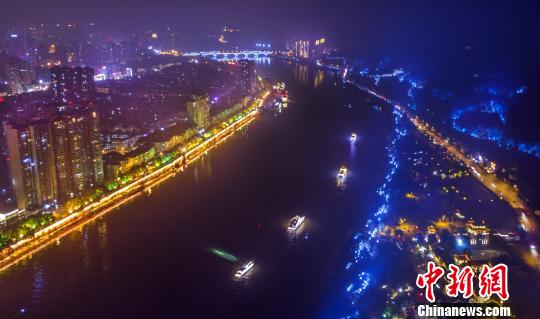 空中俯瞰乐山夜景。　刘忠俊　摄