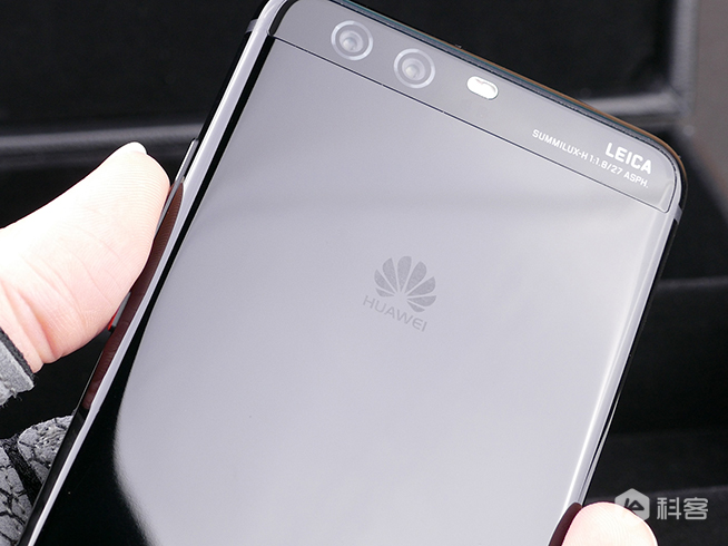 博彩专营公司皇冠:华为P10 Plus亮黑版体验:旗