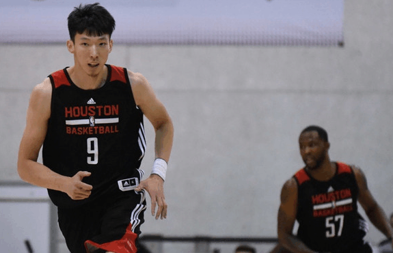 火箭训练营开启 哈登给周琦特殊待遇不一般