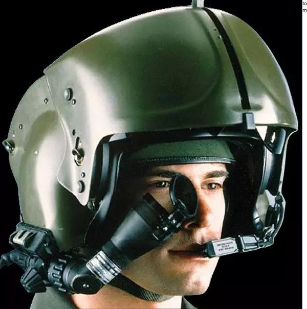 智能头盔配有平视显示器，售价为2910元