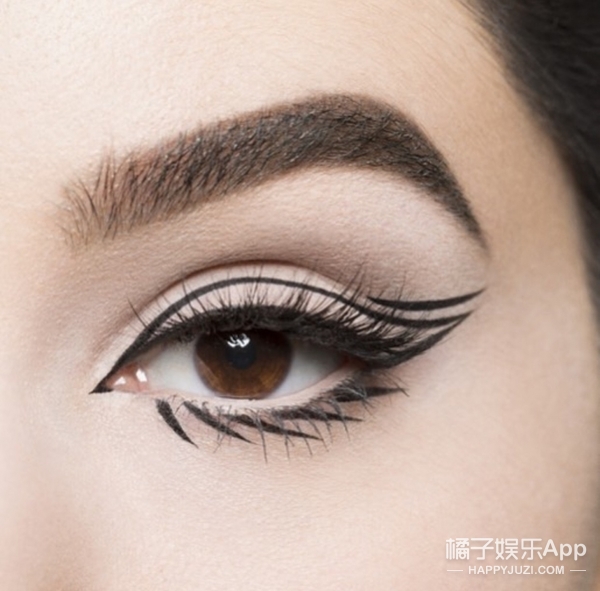 对于彩妆艺术家来说,眼线可能有一万种画法!