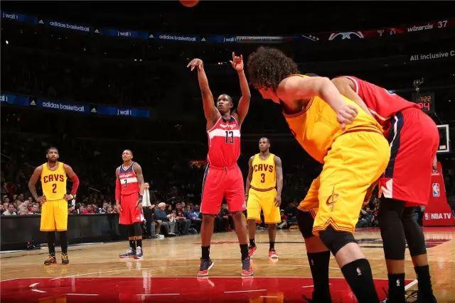 为了告别这些难堪的瞬间, 现在就由技巧君带大家, 学习一下罚球的技巧