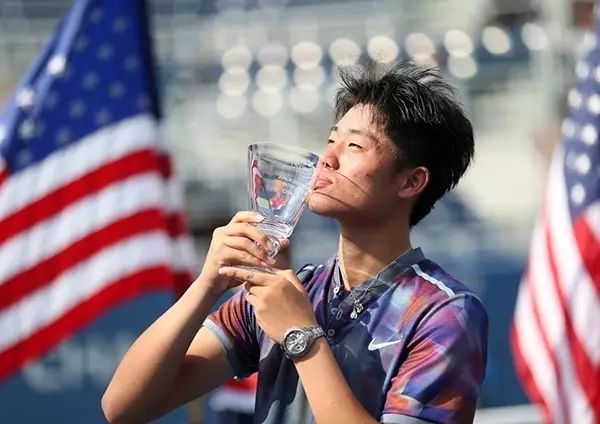 7天3登顶!吴易昺真的要成为中国男子网球的未