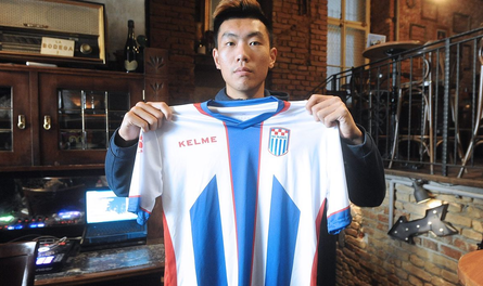 替补登场迎克甲首秀,冯伯元:克甲是个很好的提