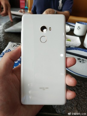 小米MIX 2白色尊享版上手全球目前仅7部