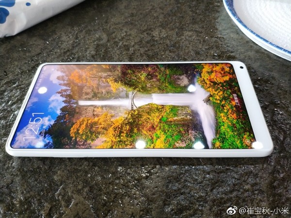 小米MIX 2白色尊享版上手全球目前仅7部