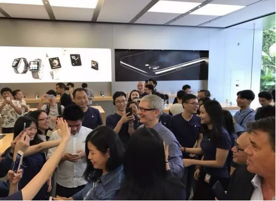 城市塔尖上的塔尖人物， 他们到底在关注什么?