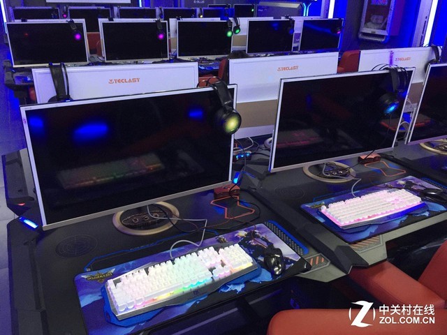 高端体验 台电显示器联手打造宜博电竞馆 