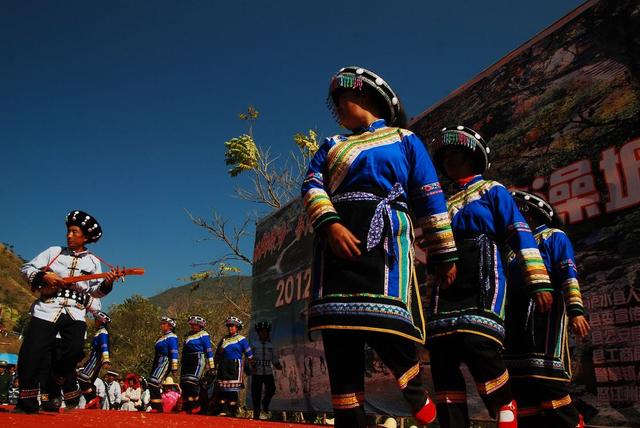 最传奇的温泉文化——探秘怒江峡谷傈僳族男女裸浴百年“澡塘会”