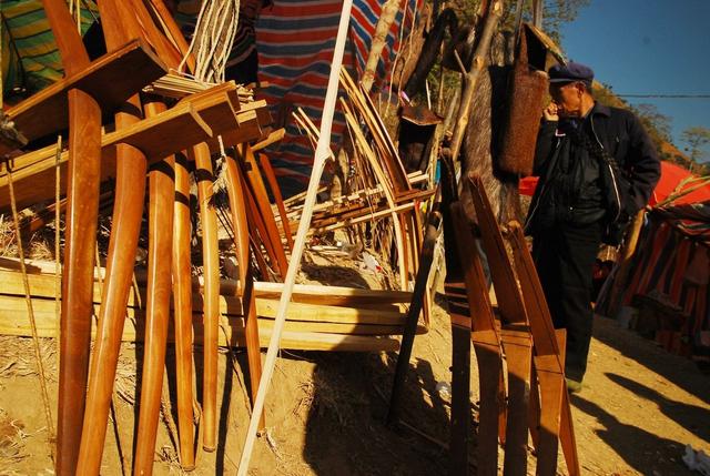 最传奇的温泉文化——探秘怒江峡谷傈僳族男女裸浴百年“澡塘会”