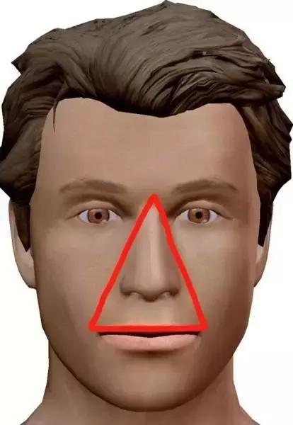 大爷挤了一颗痘,结果被连下2张病危通知书抢救