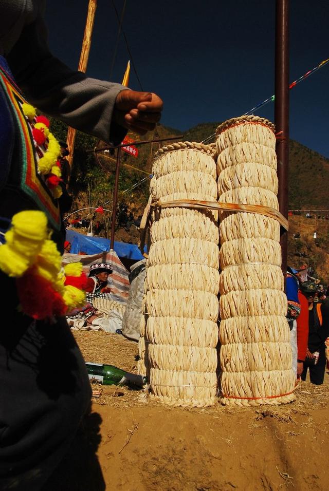 最传奇的温泉文化——探秘怒江峡谷傈僳族男女裸浴百年“澡塘会”