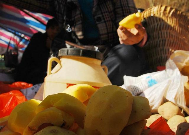 最传奇的温泉文化——探秘怒江峡谷傈僳族男女裸浴百年“澡塘会”