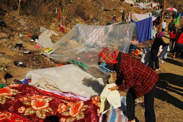 最传奇的温泉文化——探秘怒江峡谷傈僳族男女裸浴百年“澡塘会”